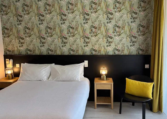 Logis Hotel Restaurant Grand Hotel De Lyon