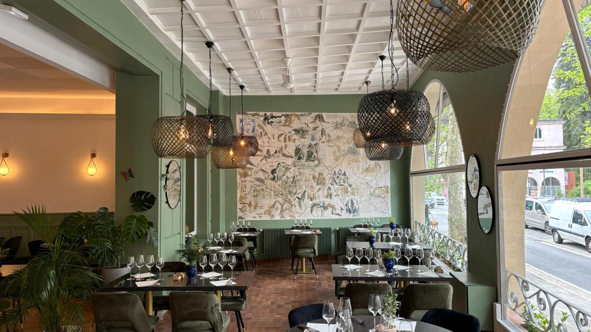 Grand De Lyon Hotel