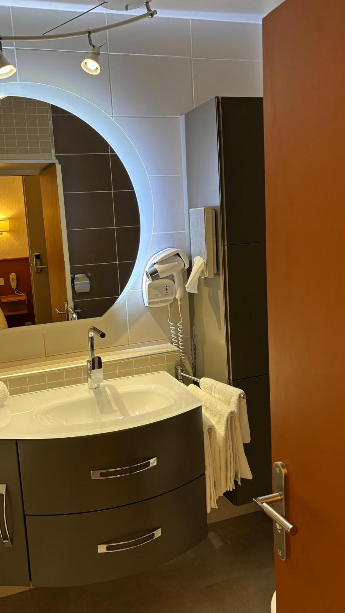 Grand De Lyon Hotel 3*