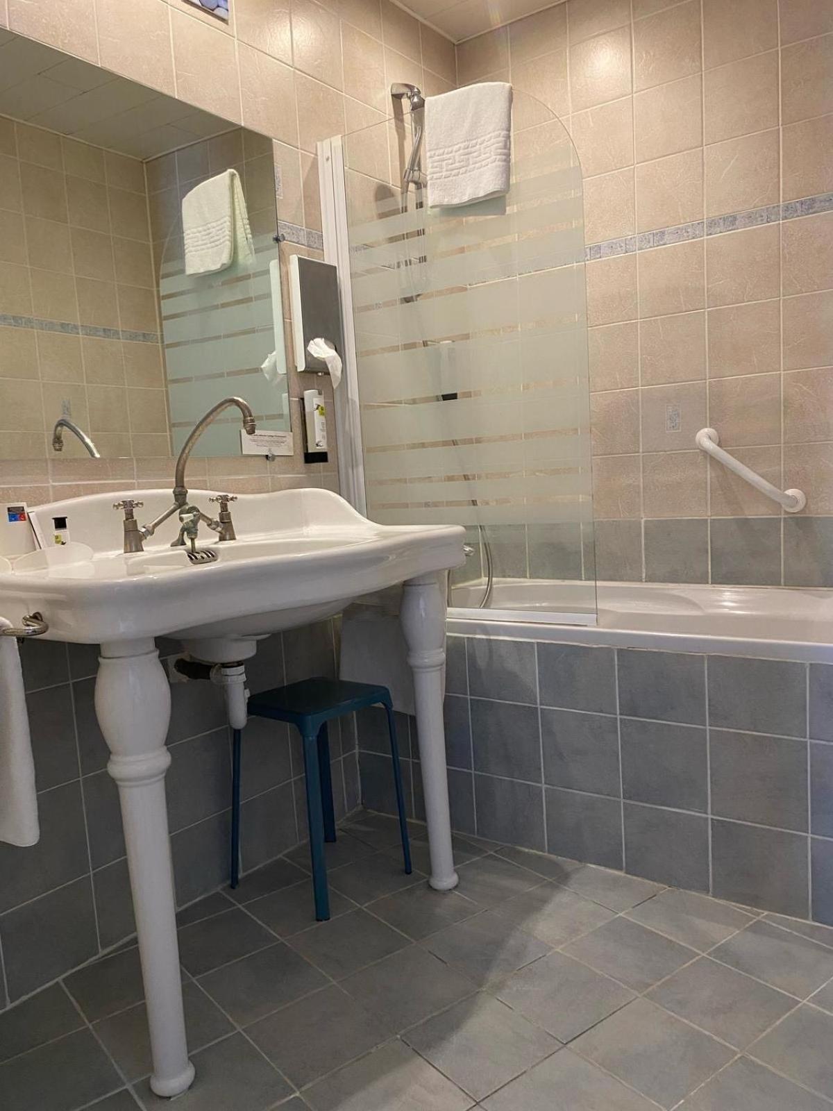 Hotel Grand De Lyon 3*